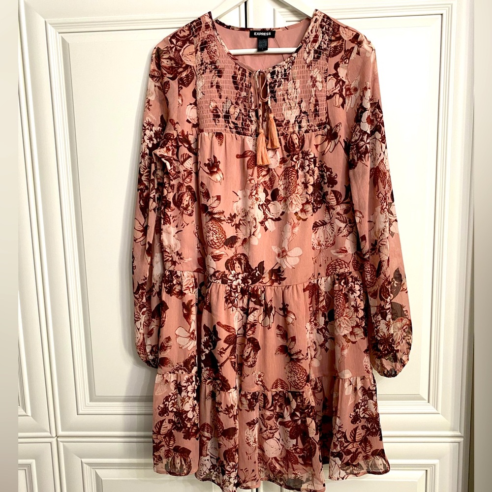 NWT Express Sz Medium BoHo Style Dress Long Sleeve Flouncy Rose Coloured Florals